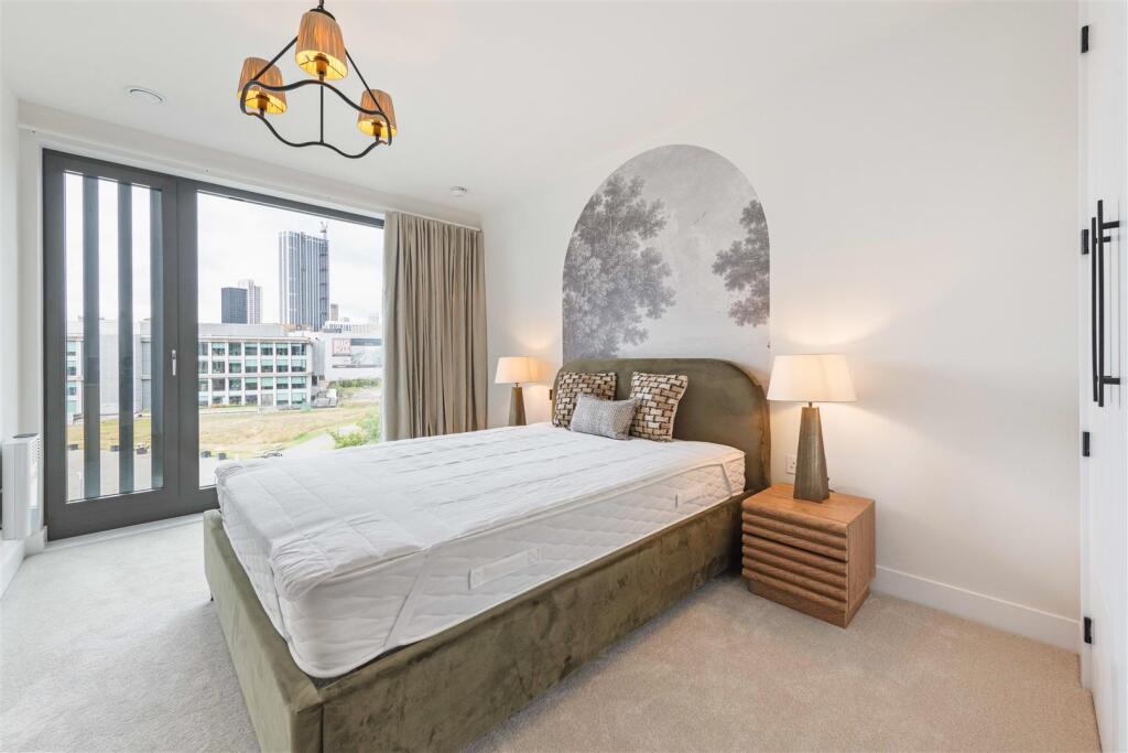 Additional image 13 of Glasswater Locks, Birmingham