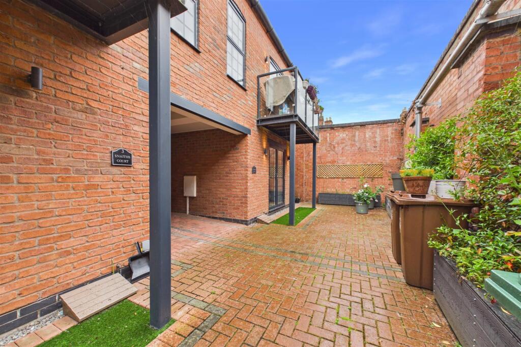 Main image of property: Middle Gate, Newark