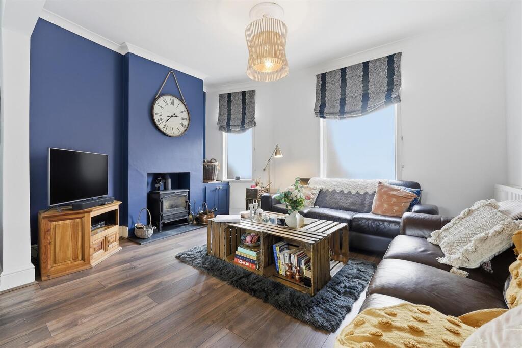 House in Macclesfield, Moss Rose - More