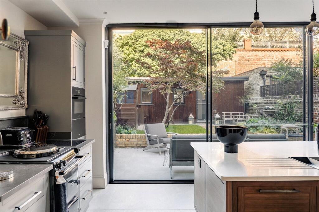 House in London, Walham Green, Fulham - View 5