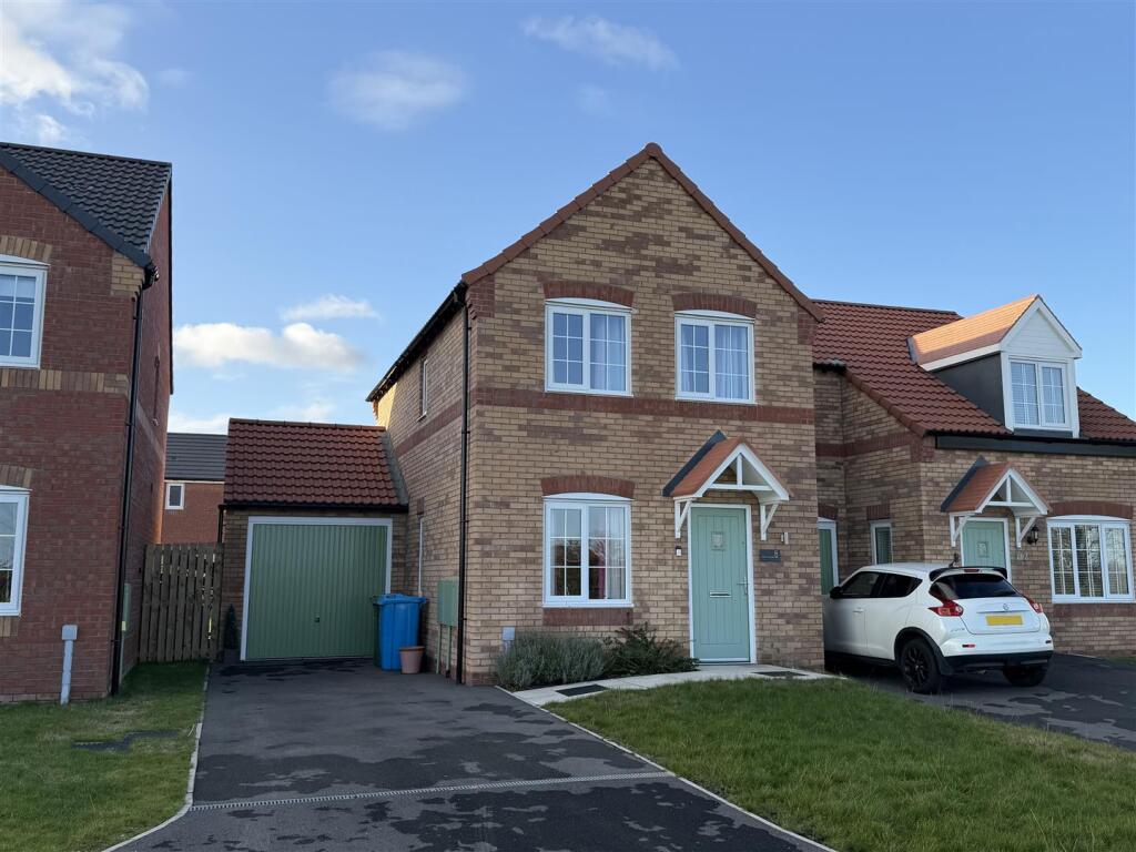 Main image of property: Bullfinch Court, Langold, Worksop