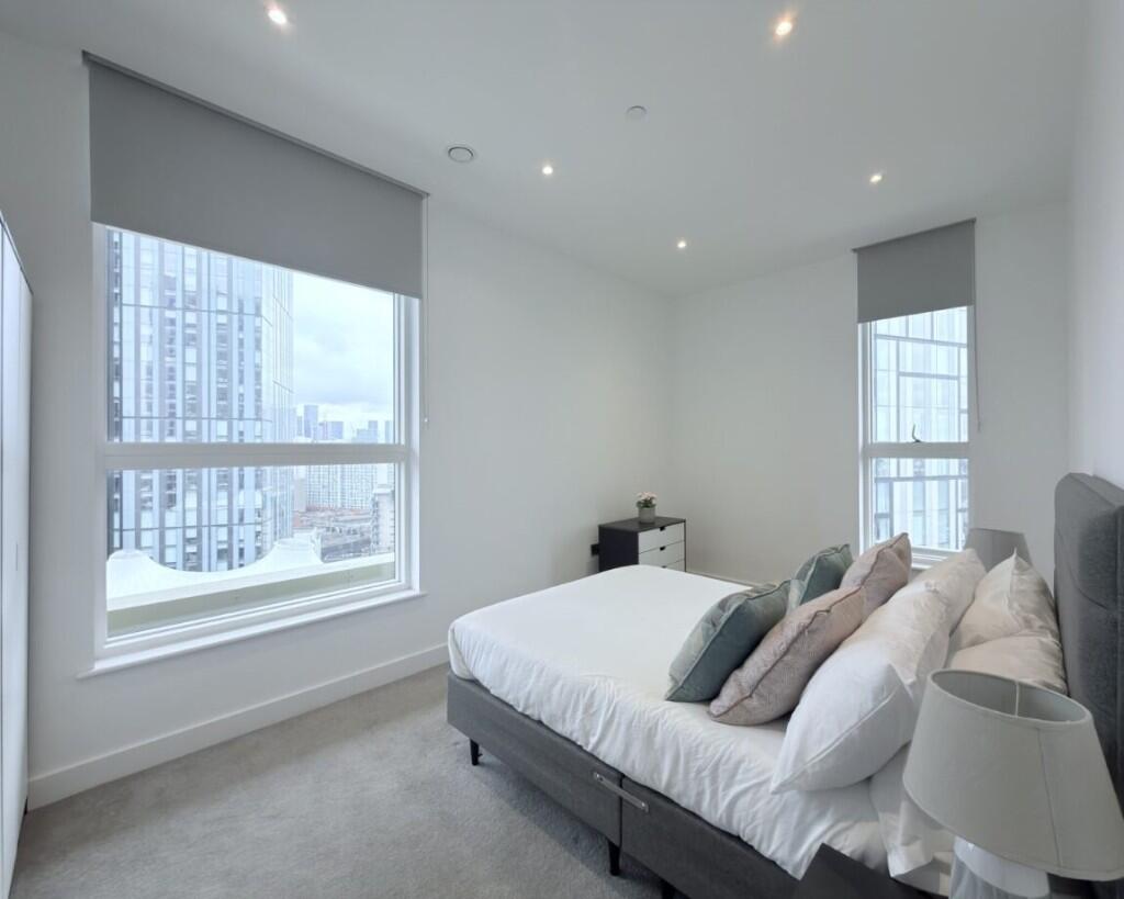 Main image of property: Anaconda cut, 100 Greengate, M3