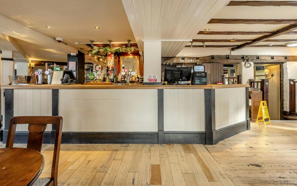 8685245-interior11.jpg