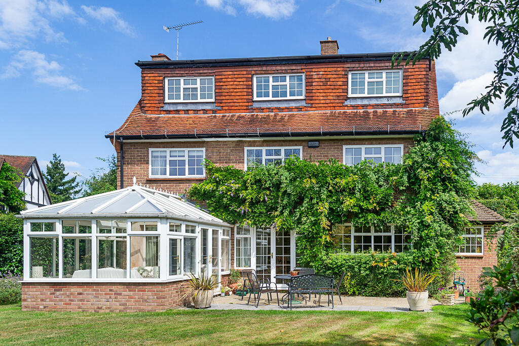 House in Tatling End, Gerrards Cross - View 4