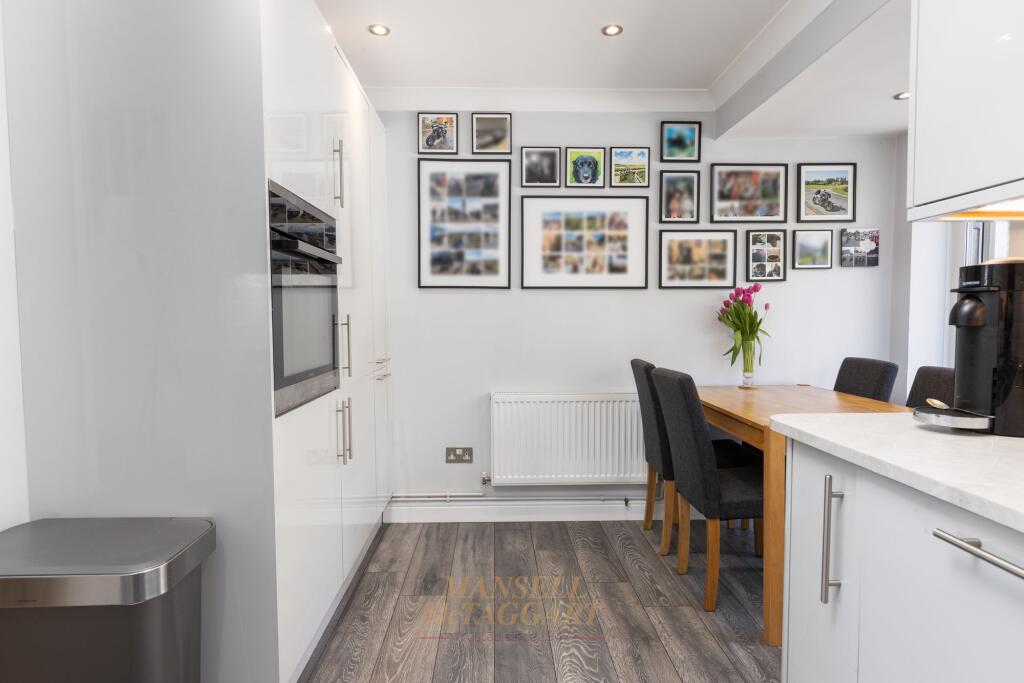House in Crawley, Maidenbower, Worth - View 4