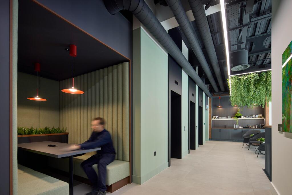 Communal Mezzanine Breakout Space