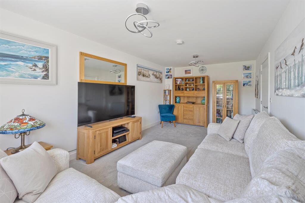 Ten Acres Close, Weston-Super-Mare - View 5