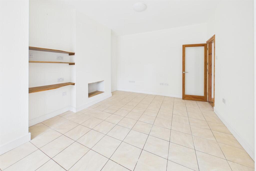 House in Coventry, Fenside, Stivichall - View 5