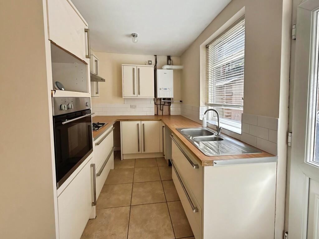 House in Mansfield, Nottinghamshire - View 3