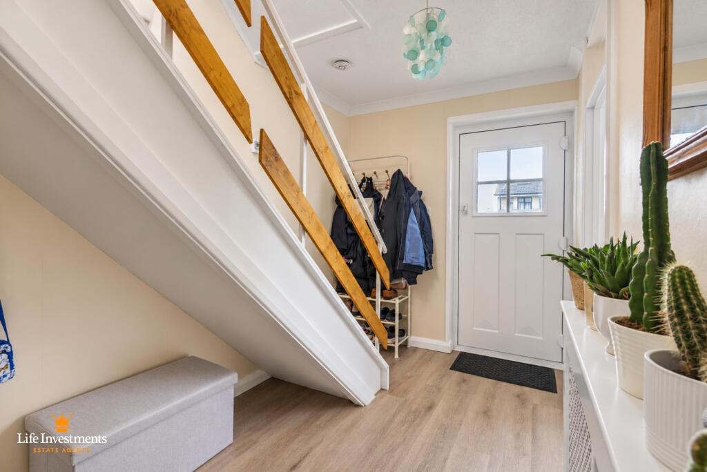 House in Rugby, Overslade - More