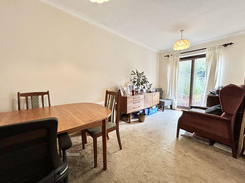 House in Dunstable, Central Bedfordshire - View 4