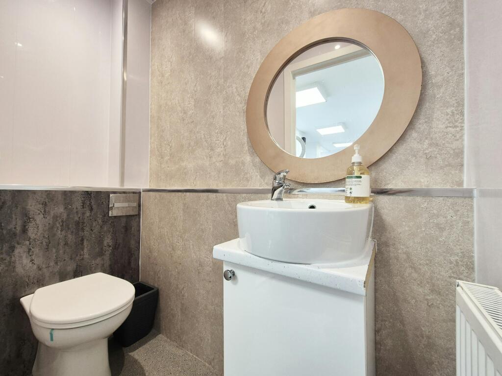 toilet.jpg