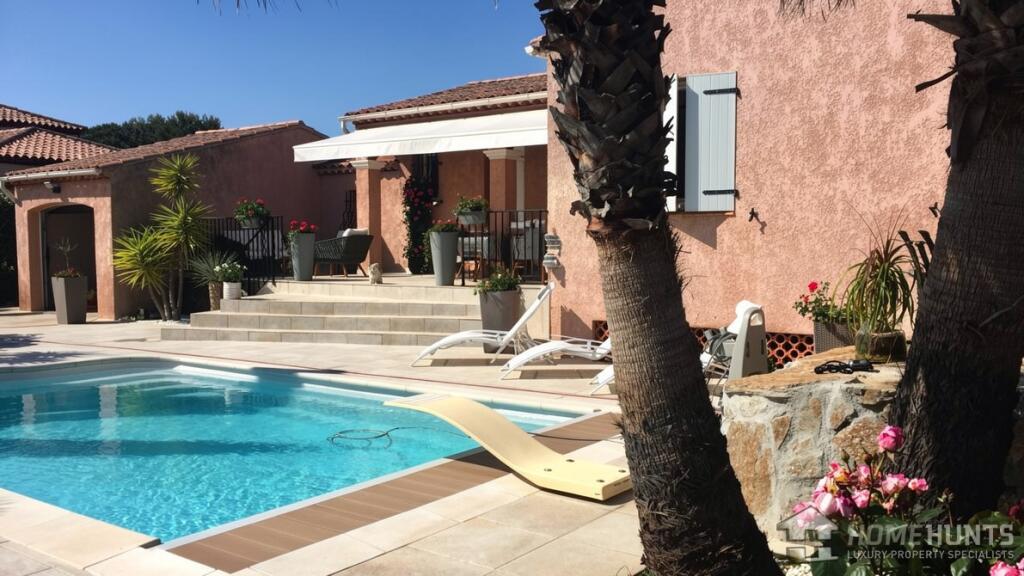 Main image of property: Provence-Alps-Cote d`Azur, Var, Bormes-les-Mimosas