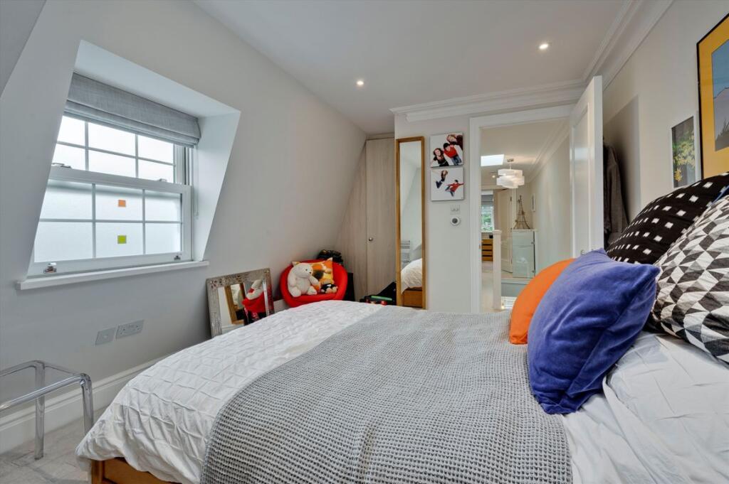 Apartment in Weybridge - View 5