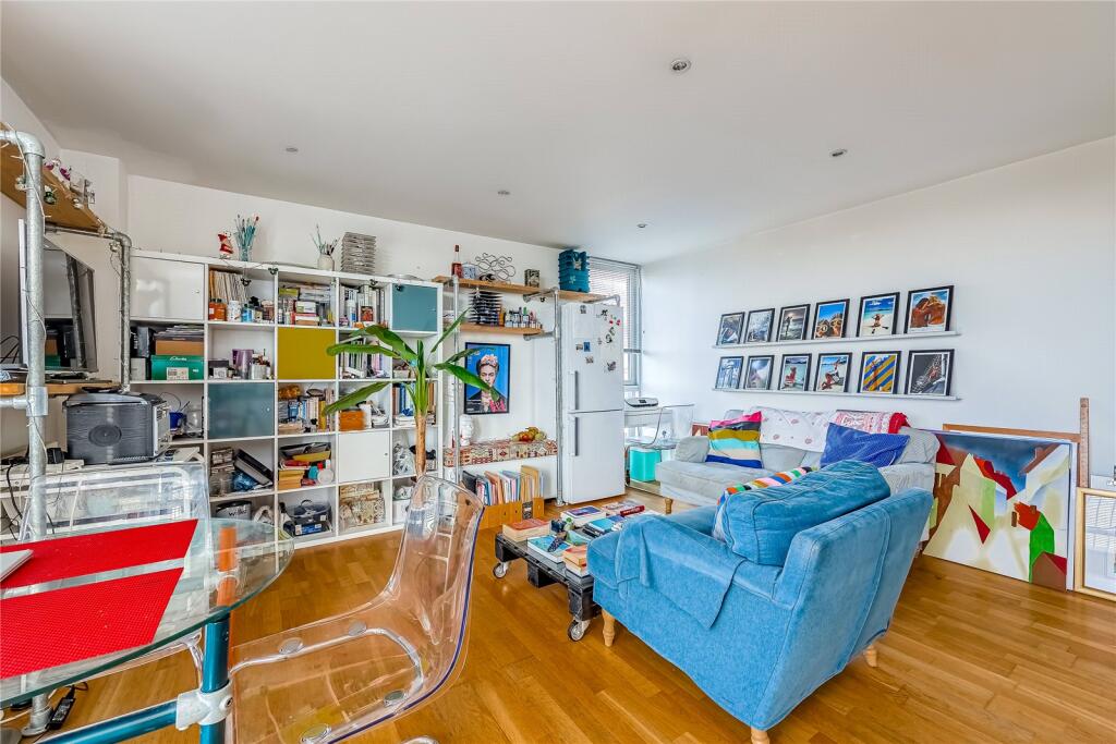 Apartment in Milton Keynes - More