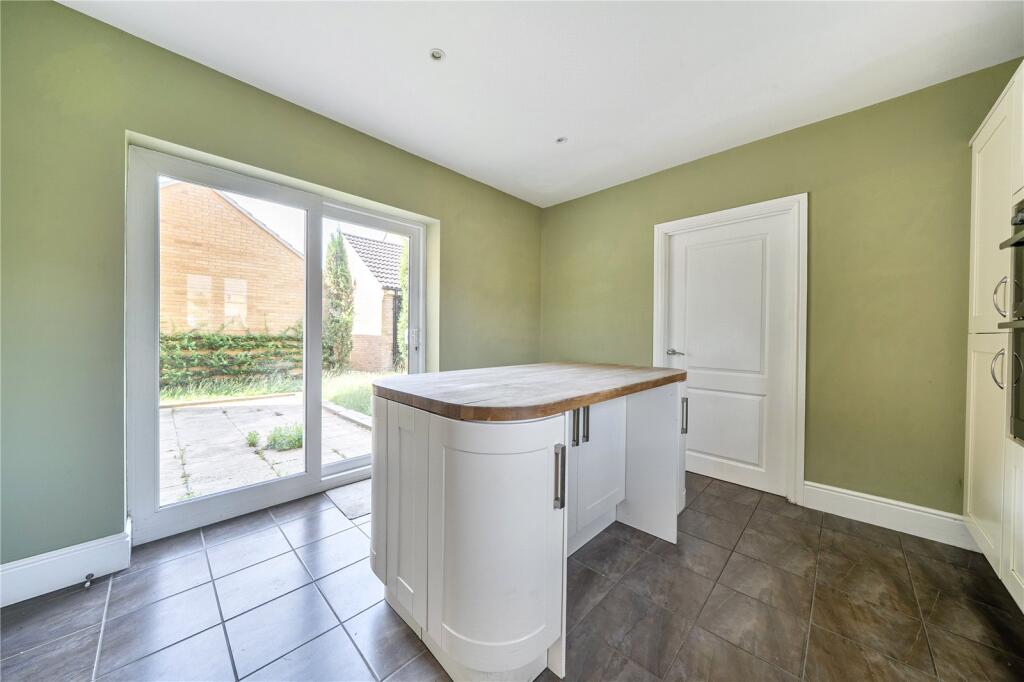 House in Oundle, North Northamptonshire - View 5