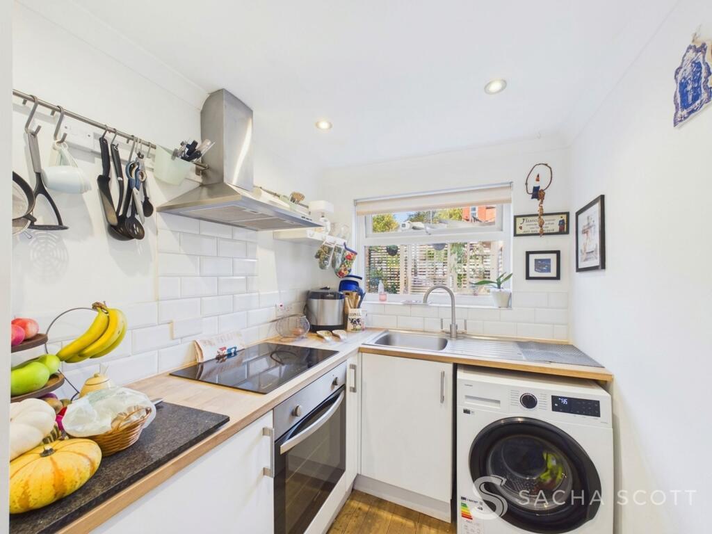 Apartment in Redhill - More