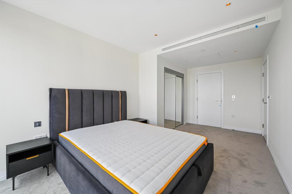 Apartment in London - More