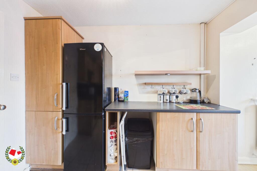 House in Gloucester, Gloucestershire - More