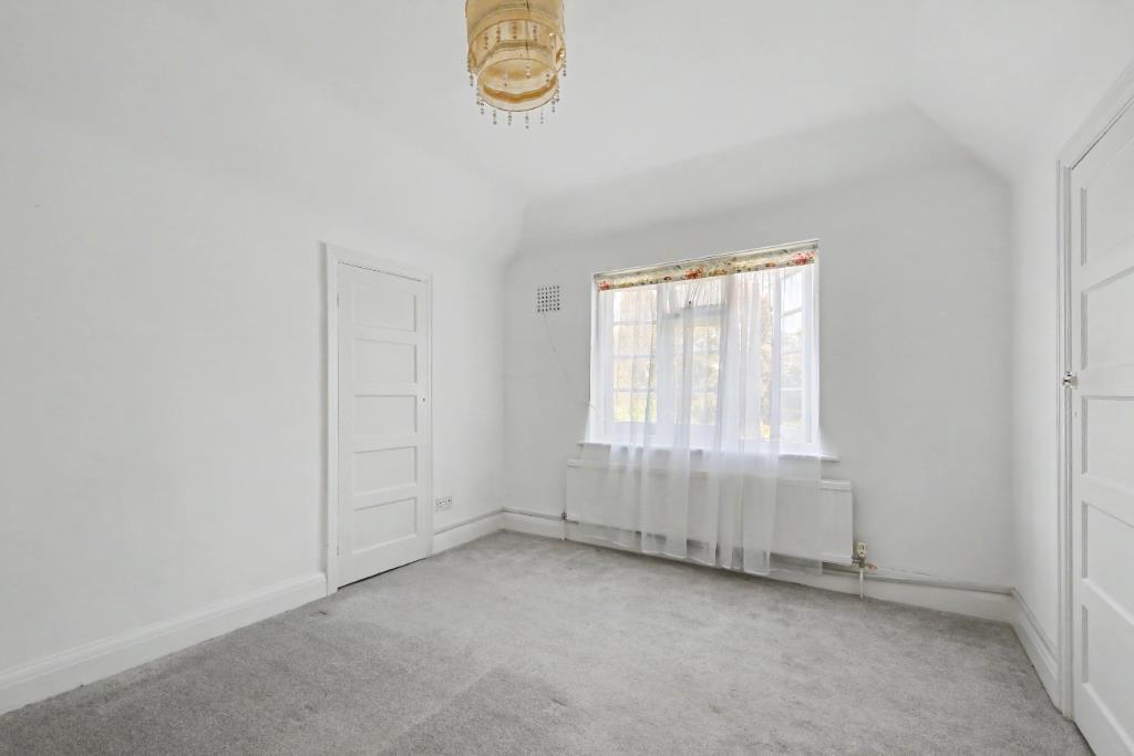 Apartment in Watford - View 4
