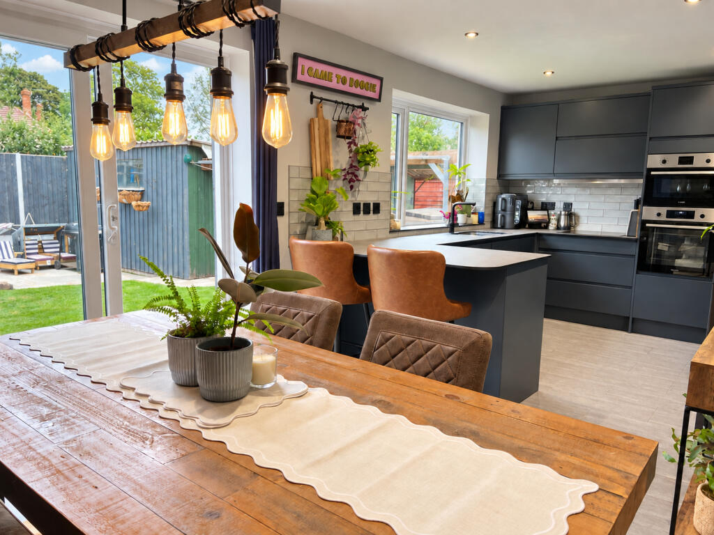 3-bed semi-detached on Stunning and spacious family home - Cassino Road, Watchet, £269,950