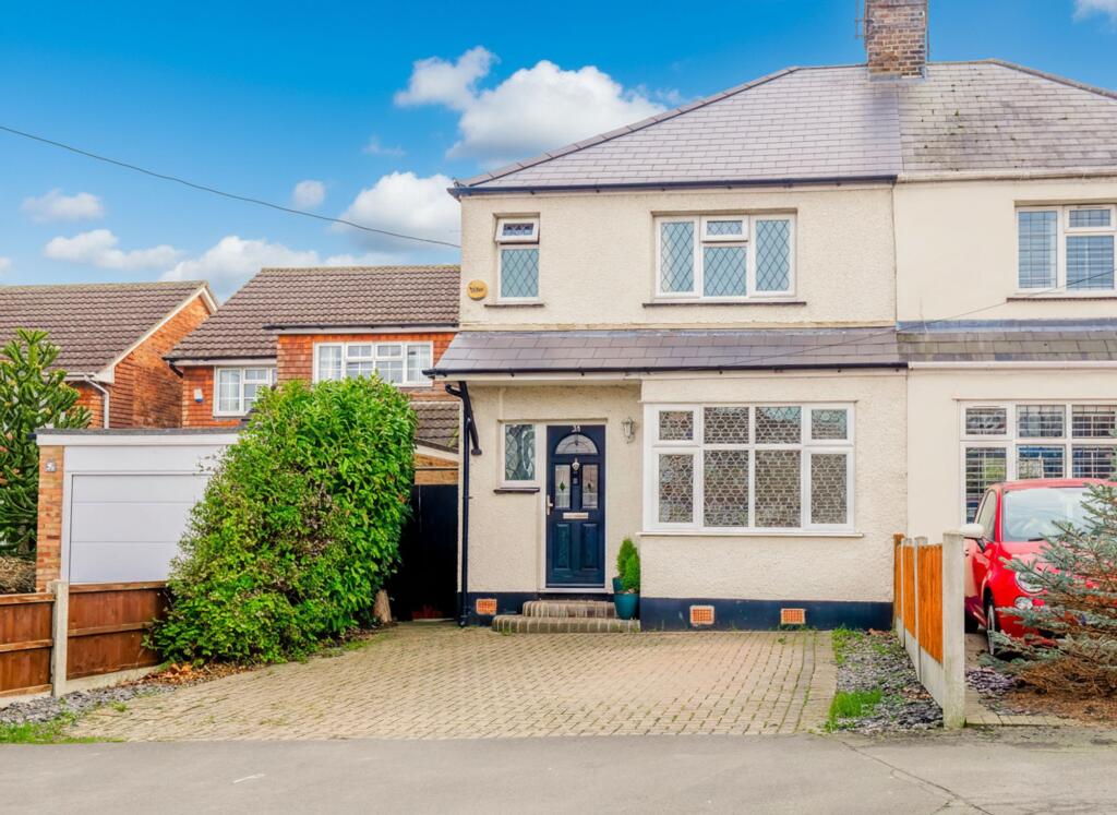 Main image of property: Queens Road, Rayleigh, SS6