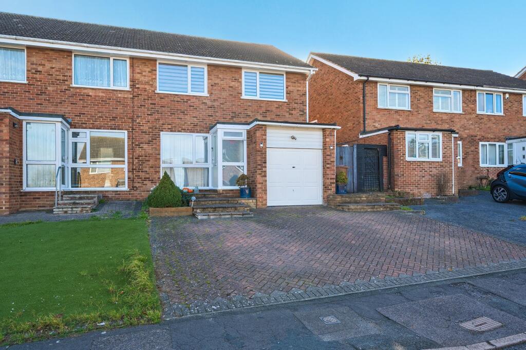 3-bed semi-detached on Goodwin Road, Cliffe Woods, Kent. ME3, £380,000