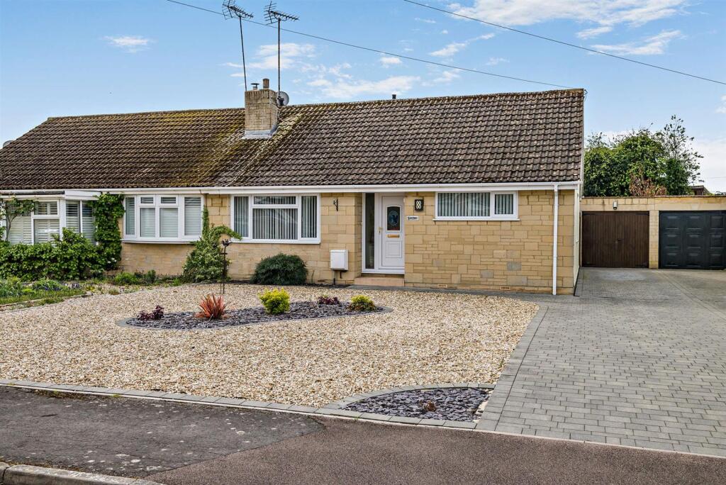 South Cerney photo 3