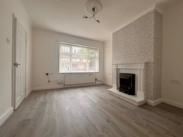 House in Hull - View 4