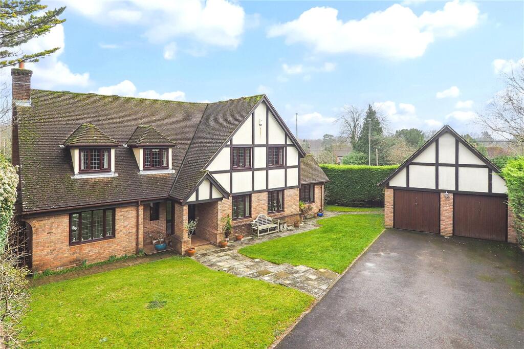 Main image of property: Parsonage Close, Petersfield, Hampshire, GU32
