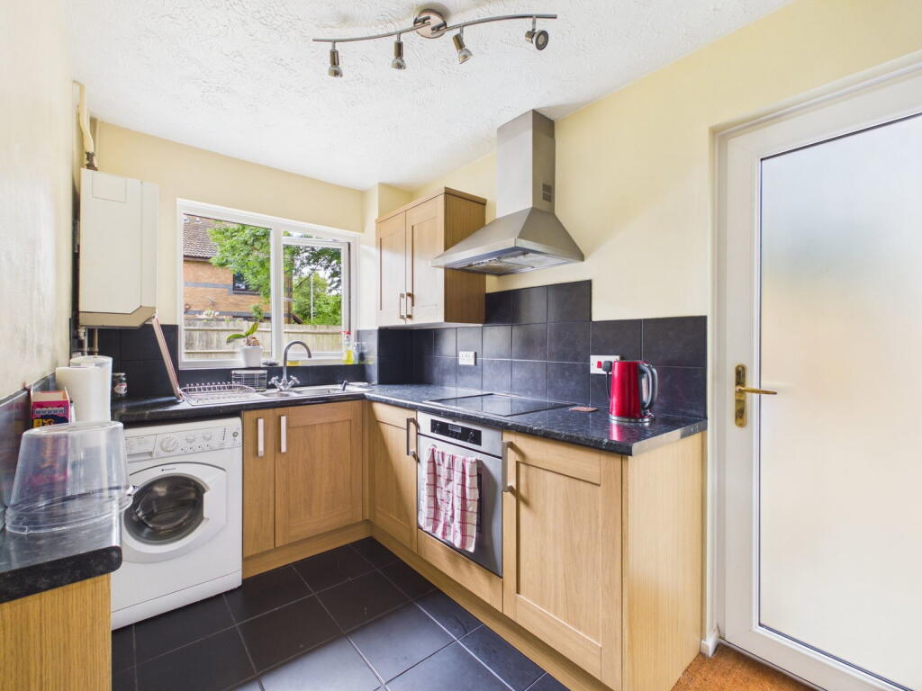 Scotney Close, Worthing, BN13 photo 4