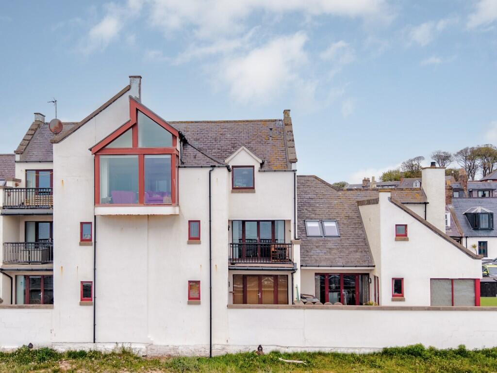 Main image of property: 51 Seagate, Arbroath, Angus, DD11 1BJ