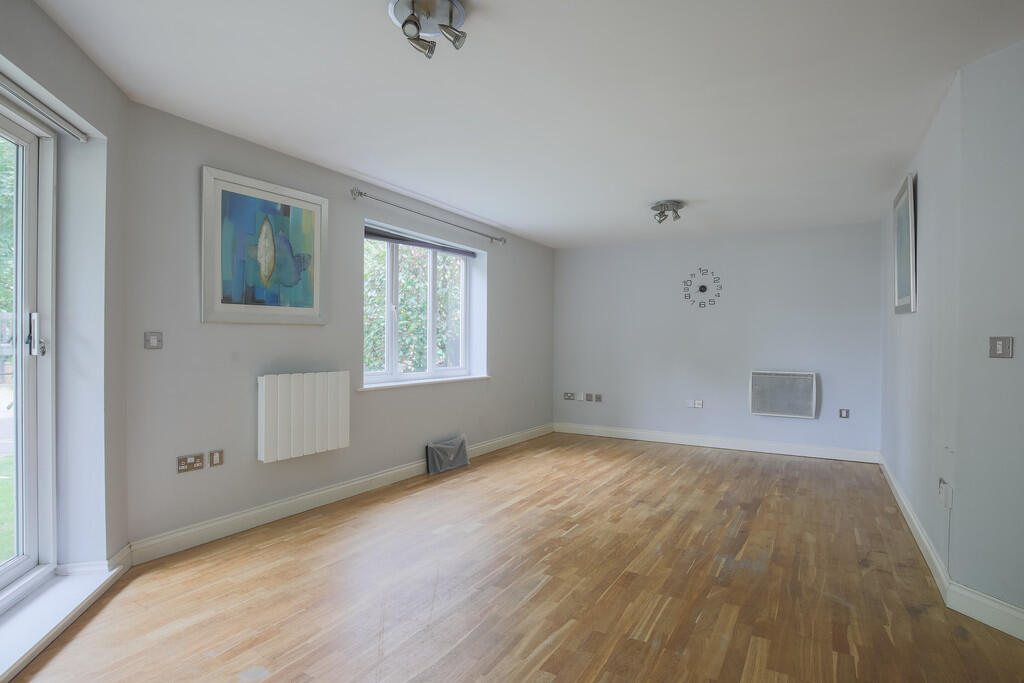 Apartment in Twickenham - View 2