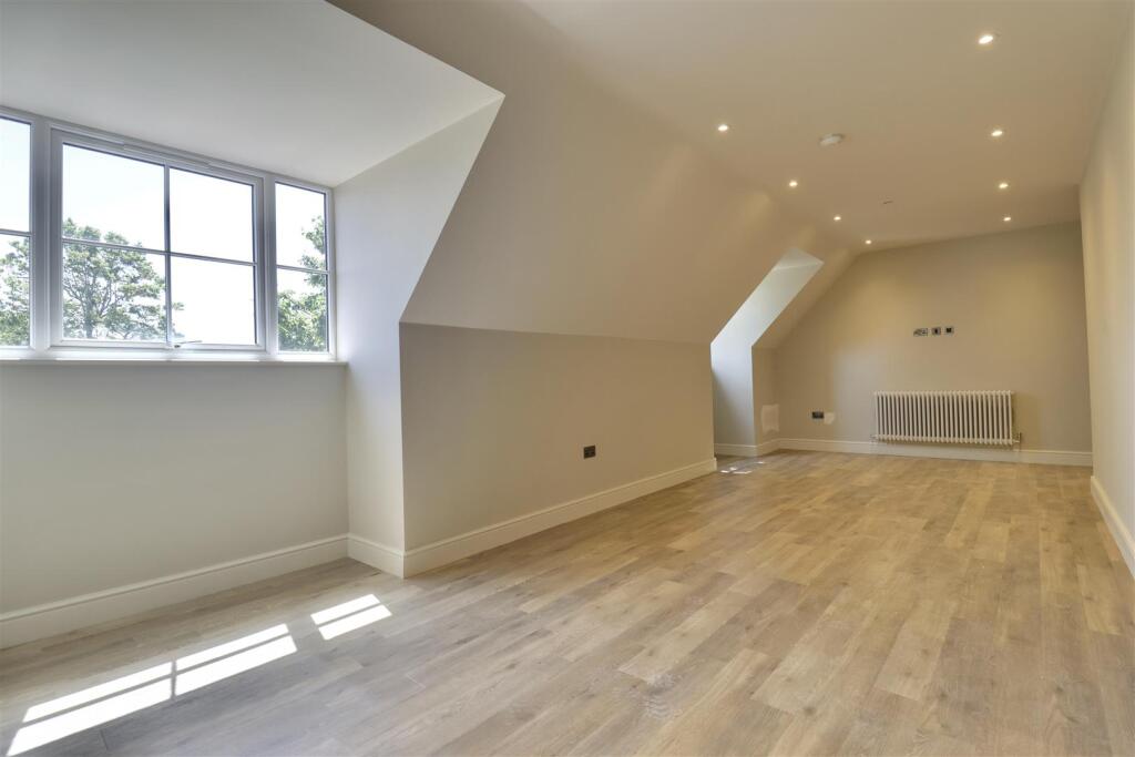 Apartment in Portsmouth - More