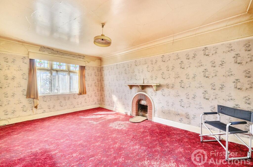 House in Kingston upon Thames - More