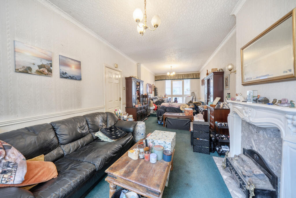 Field End, Ruislip - View 4