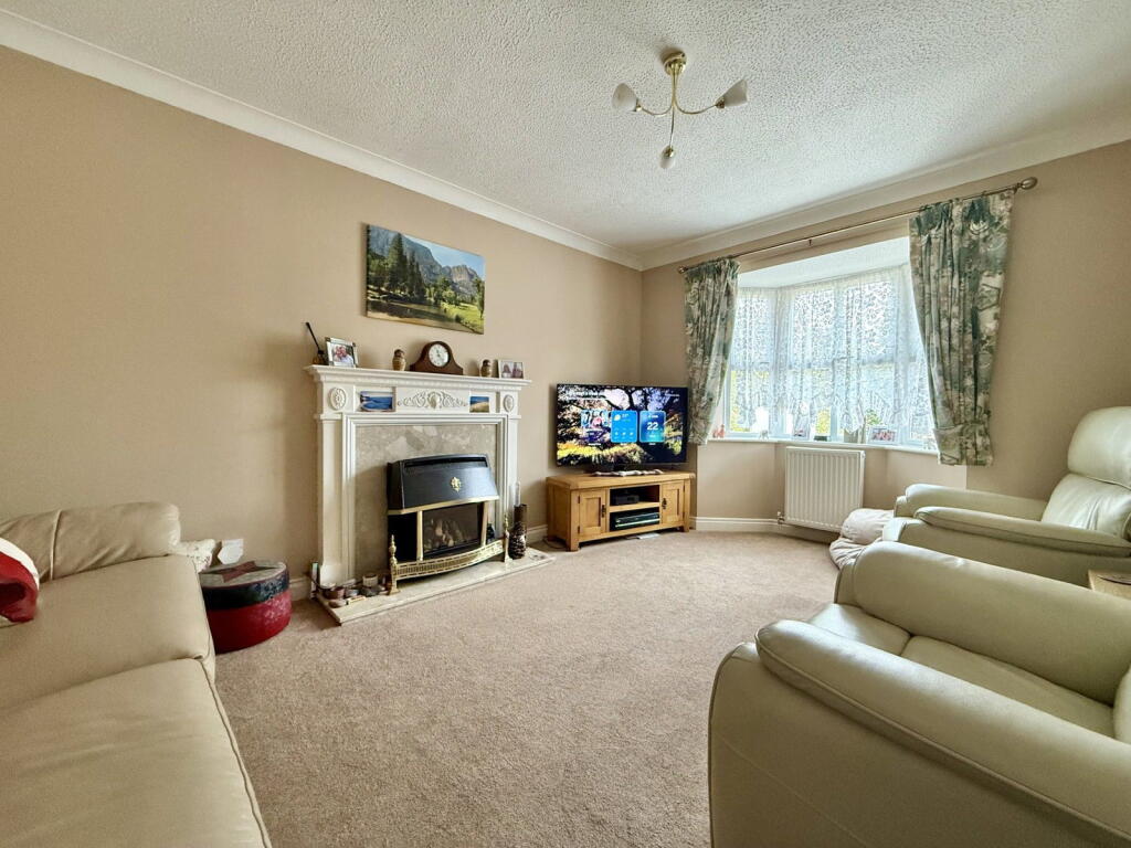 House in Gloucester - View 2