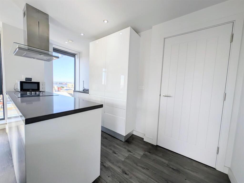 Apartment in Liverpool - View 5