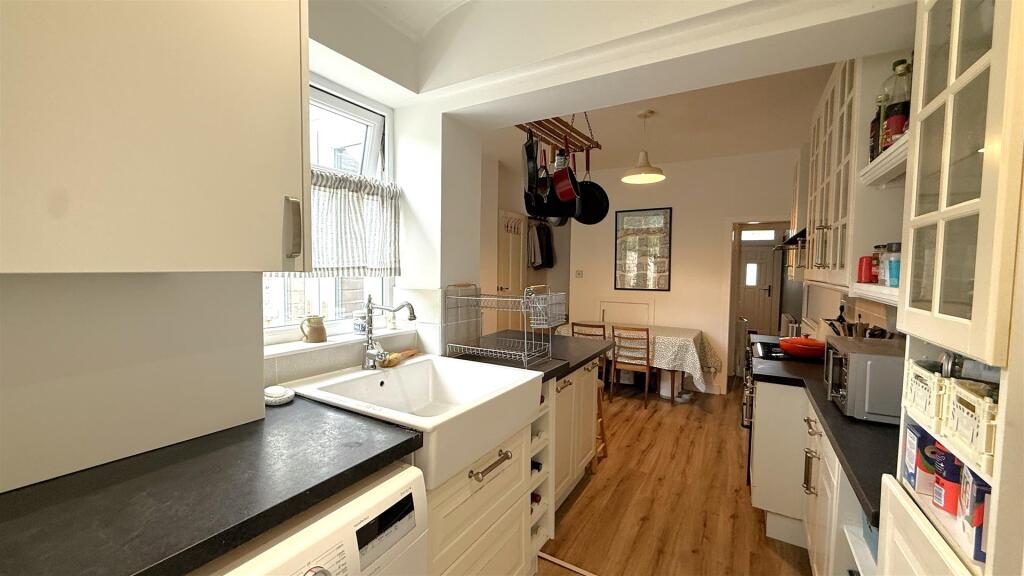 House in Birmingham, Cotteridge - More