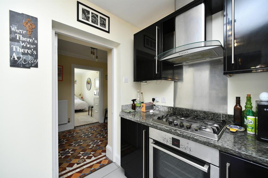 Apartment in Brighton, Kemptown - More