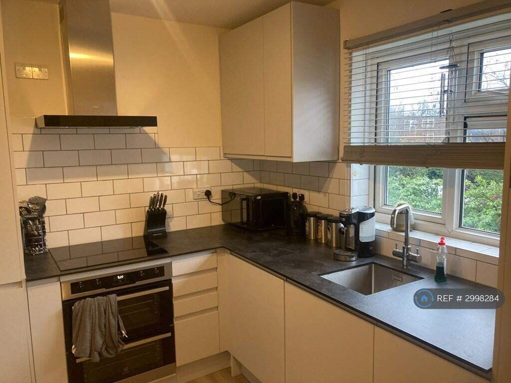 Main image of property: Forest Road, London, E17