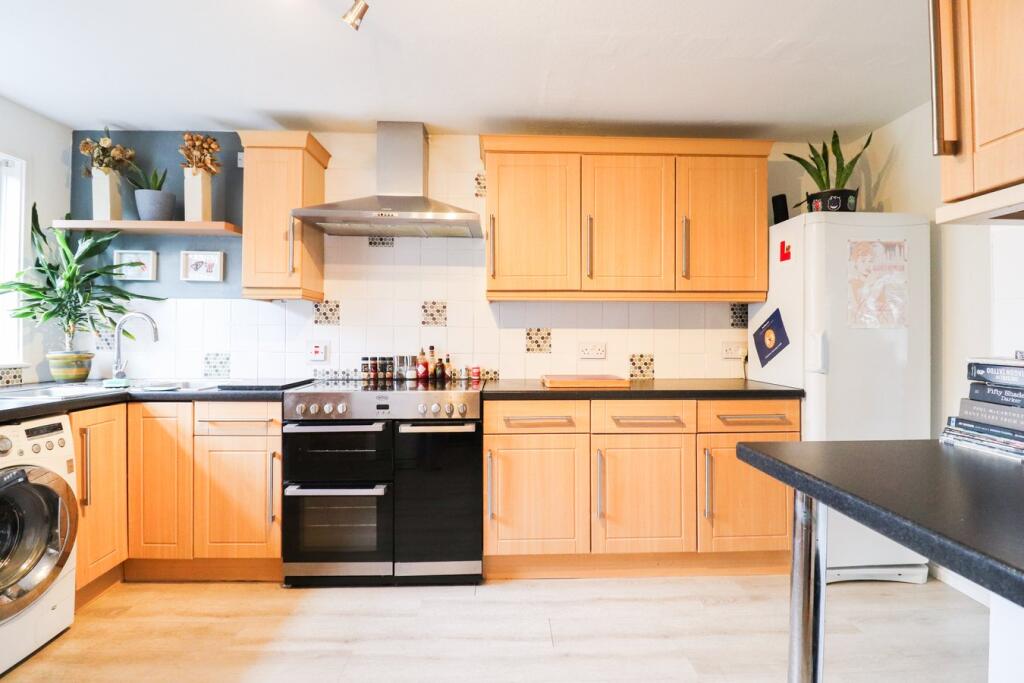 House in Northampton, West Northamptonshire - View 2