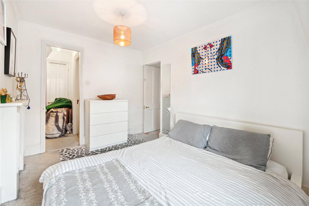 Apartment in London - View 3