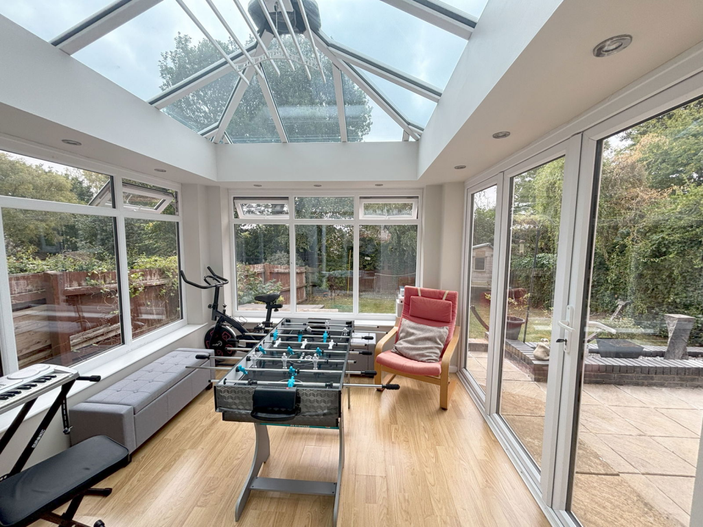 Additional image 5 of Hollywood Drive, Hollywood