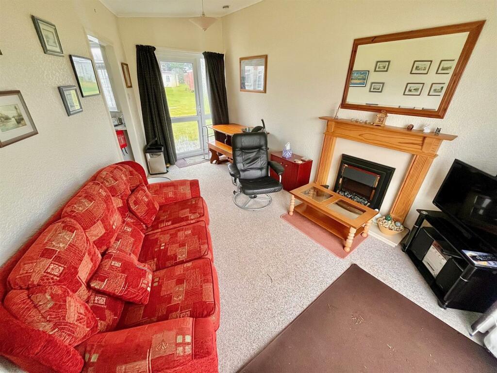 Edward Road, Winterton-On-Sea, Great Yarmouth photo 2