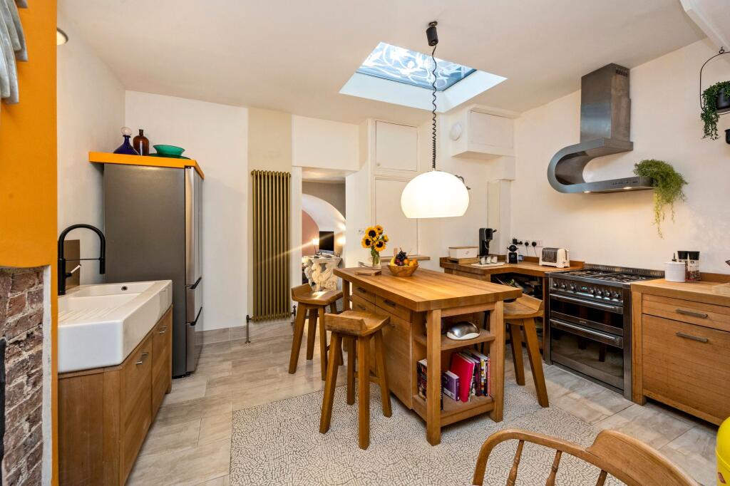 House in Brighton - View 3