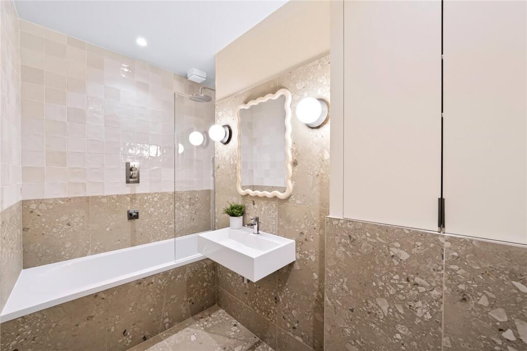 Apartment in London - View 5