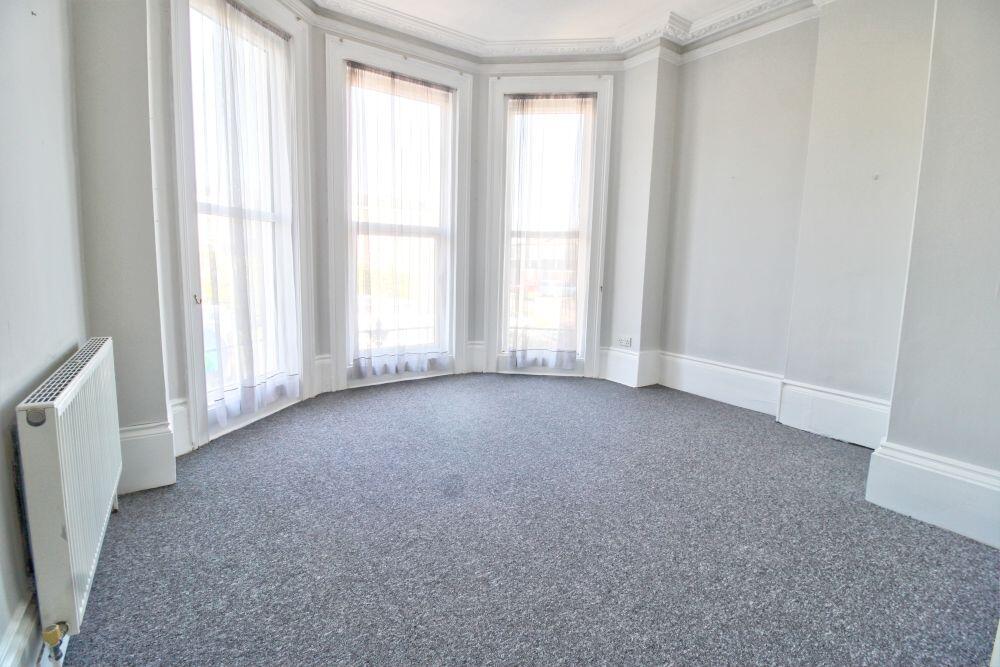 Apartment in Eastbourne, East Sussex - View 4