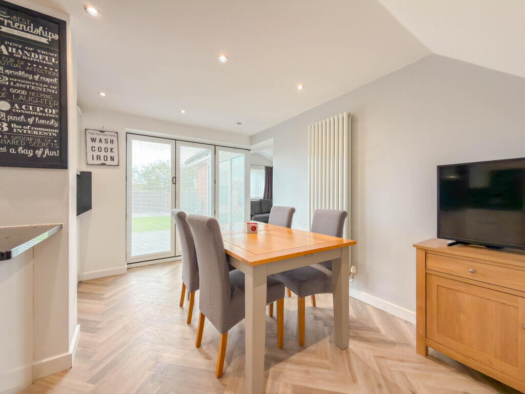 House in Ingleby Barwick, Stockton-on-Tees - More