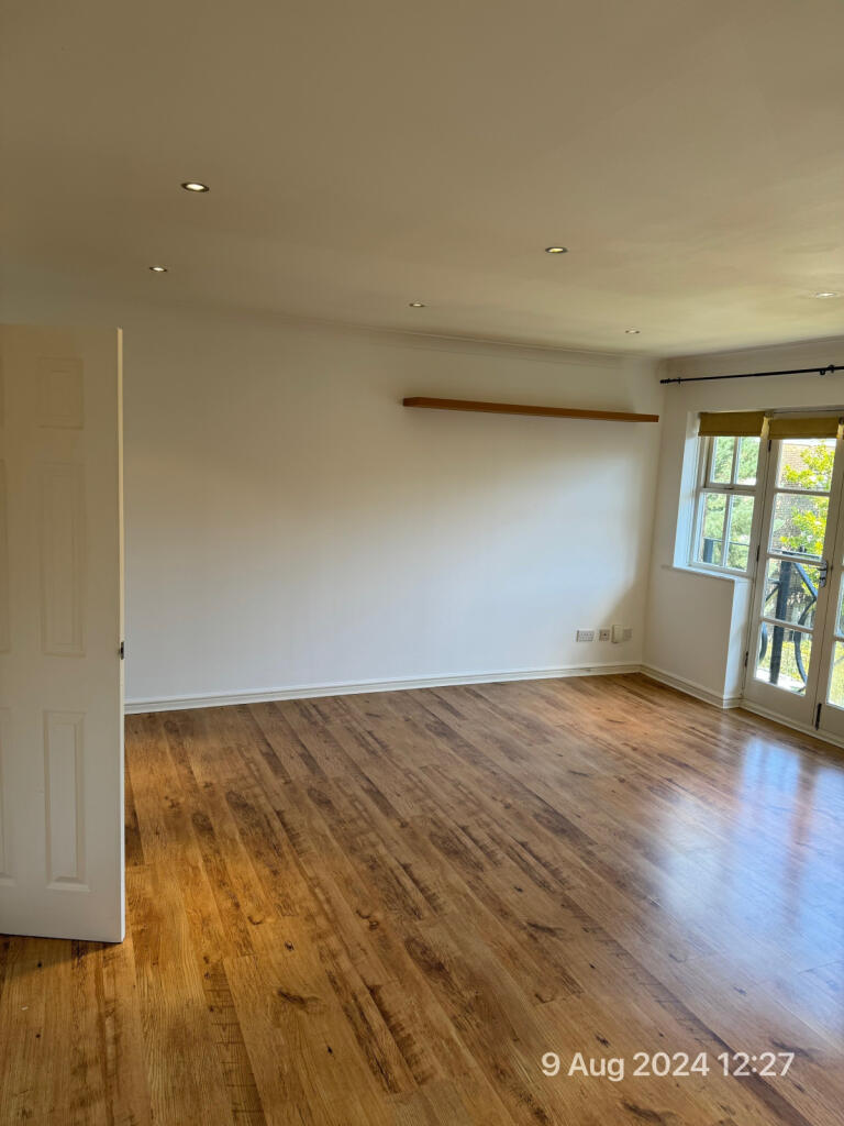 Apartment in London - View 3